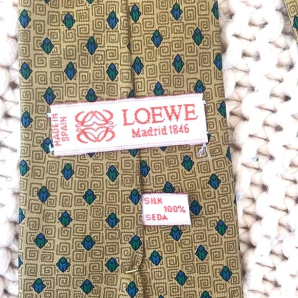 Loewe Luxury Designer Silk Patterned Tie - Picture 4 of 7